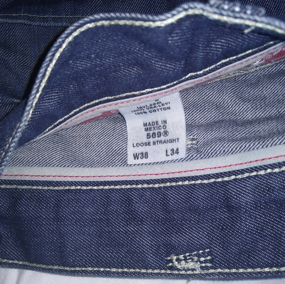 Hardly worn Levis - Picture 3 of 3